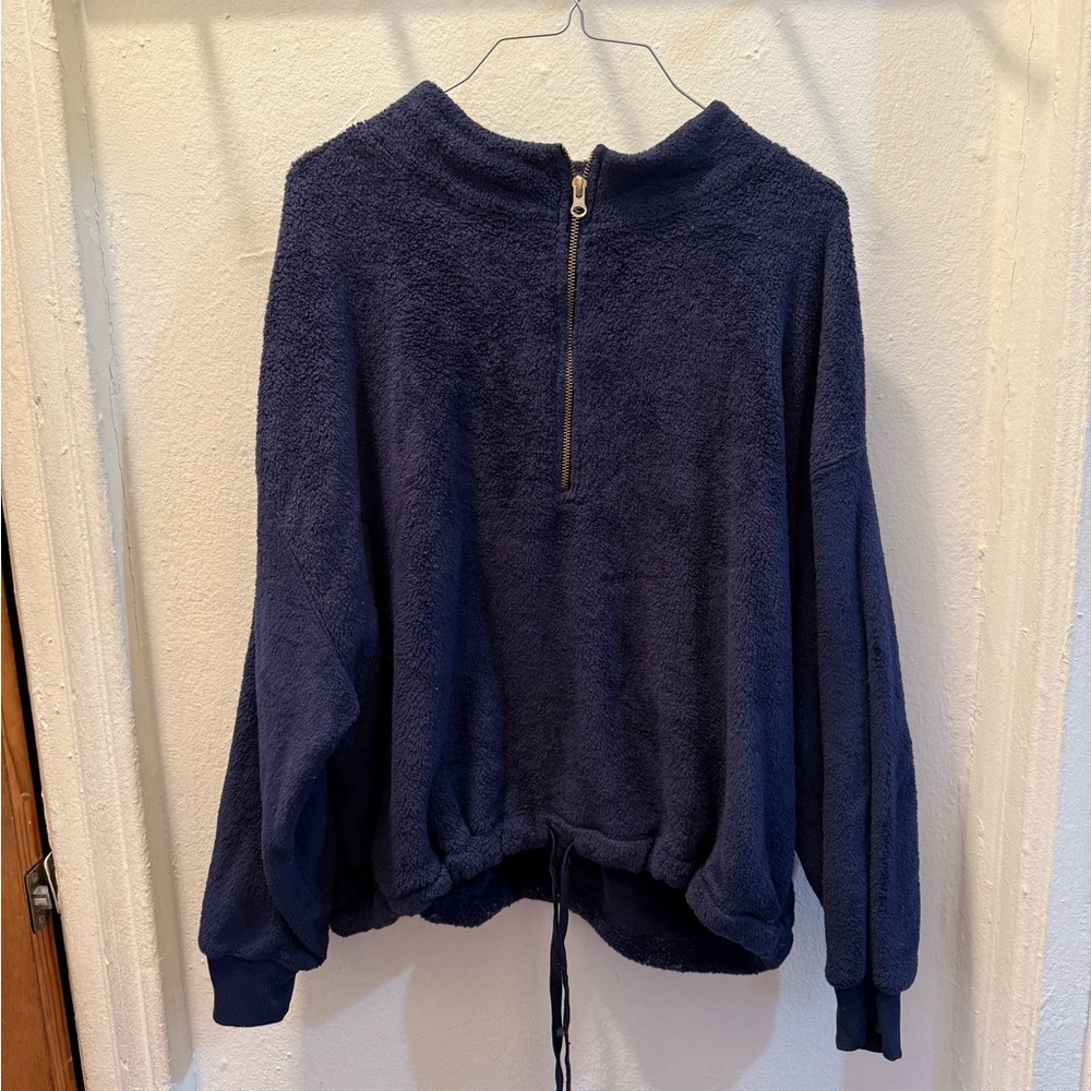 OLD NAVY SWEATER WITH SLIGHT IMPERSONATION